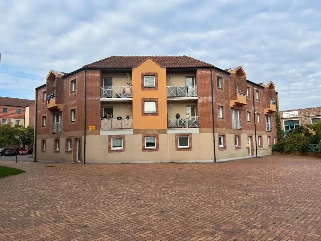 2 Place Bérégovoy, Lille for sale Building Photo- Image 1 of 12