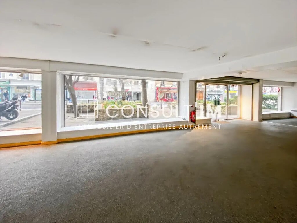 Location Commerce 99 m² - Photo 1