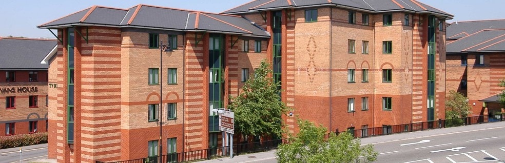 Avenue De Clichy, Merthyr Tydfil to rent - Building Photo - Image 2 of 44