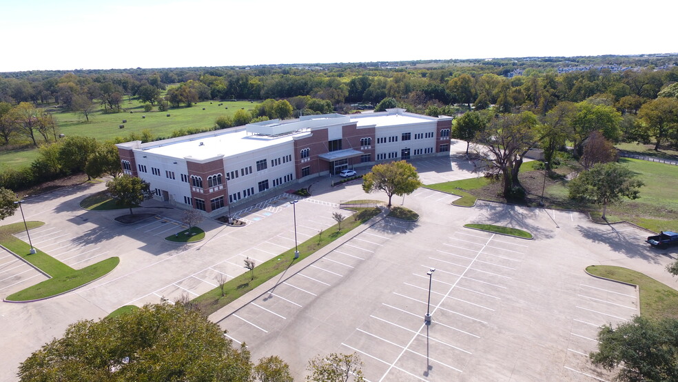 1305 W Jefferson St, Waxahachie, TX for sale - Building Photo - Image 3 of 9