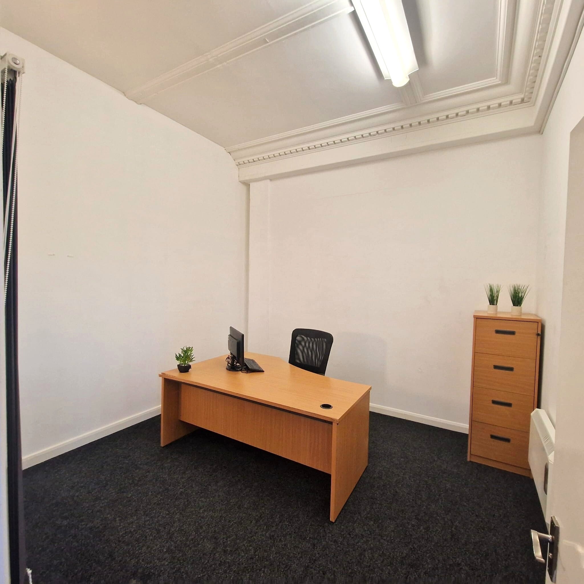 St. Georges Rd, Bolton to rent Interior Photo- Image 1 of 2