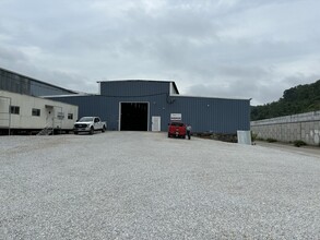 Industrial in Bellaire, OH for rent Primary Photo- Image 1 of 8