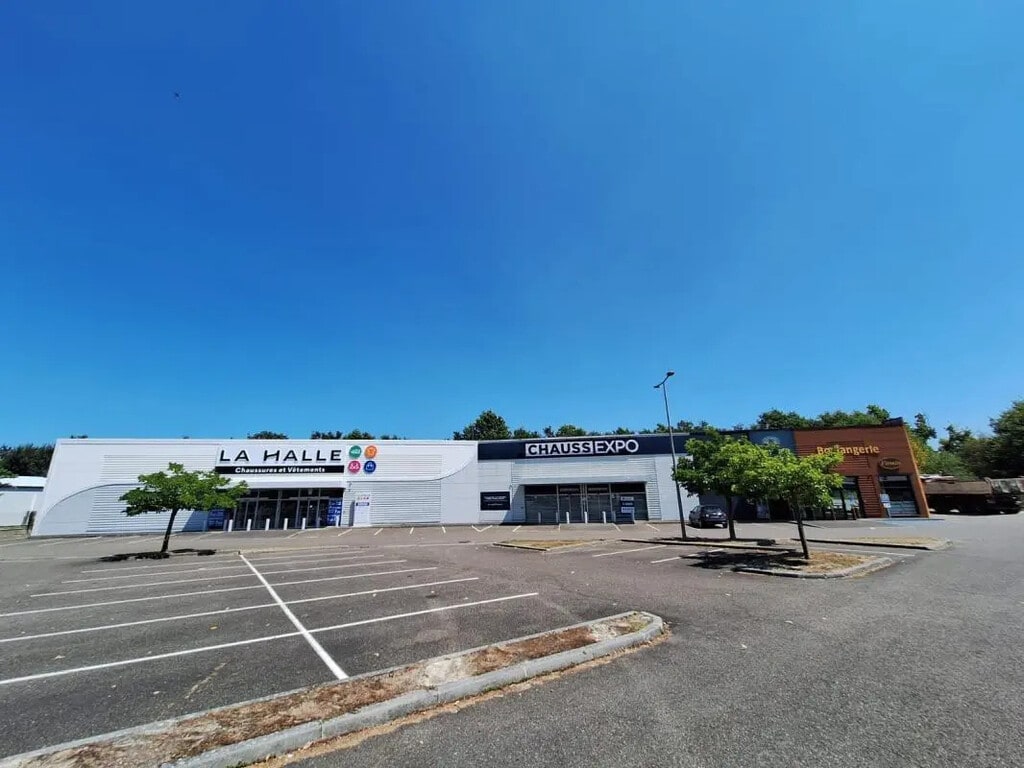Location Commerce 610 m² - Photo 1