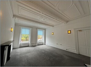 11 Park Circ, Glasgow to rent Interior Photo- Image 2 of 2