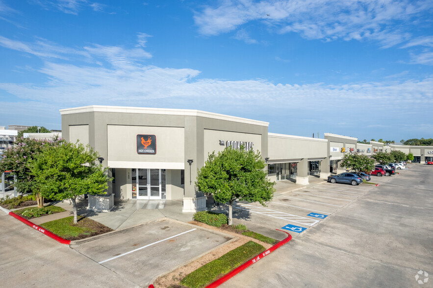 100-110 W Bay Area Blvd, Webster, TX for rent - Building Photo - Image 1 of 21