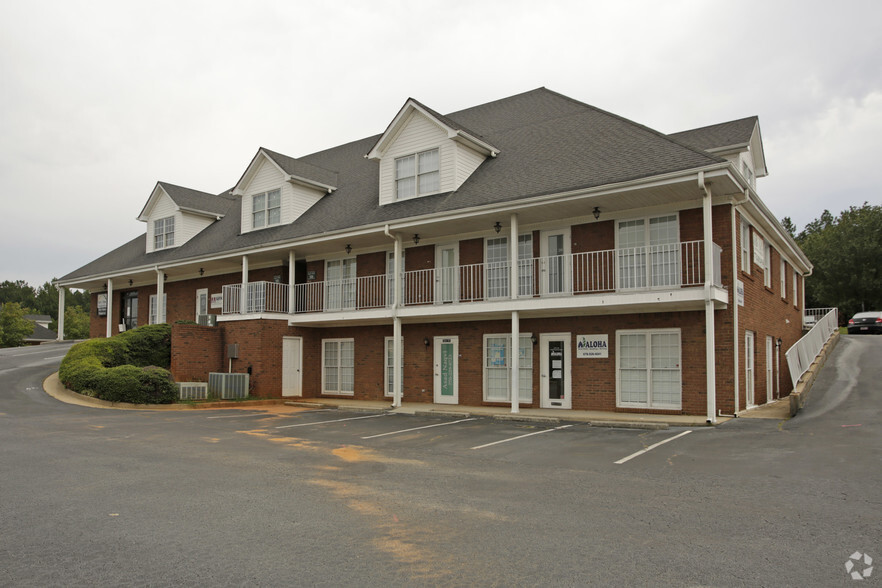 125-135 Eagles Walk, Stockbridge, GA for rent - Building Photo - Image 1 of 8