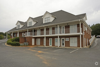 125-135 Eagles Walk, Stockbridge, GA for rent Building Photo- Image 1 of 9