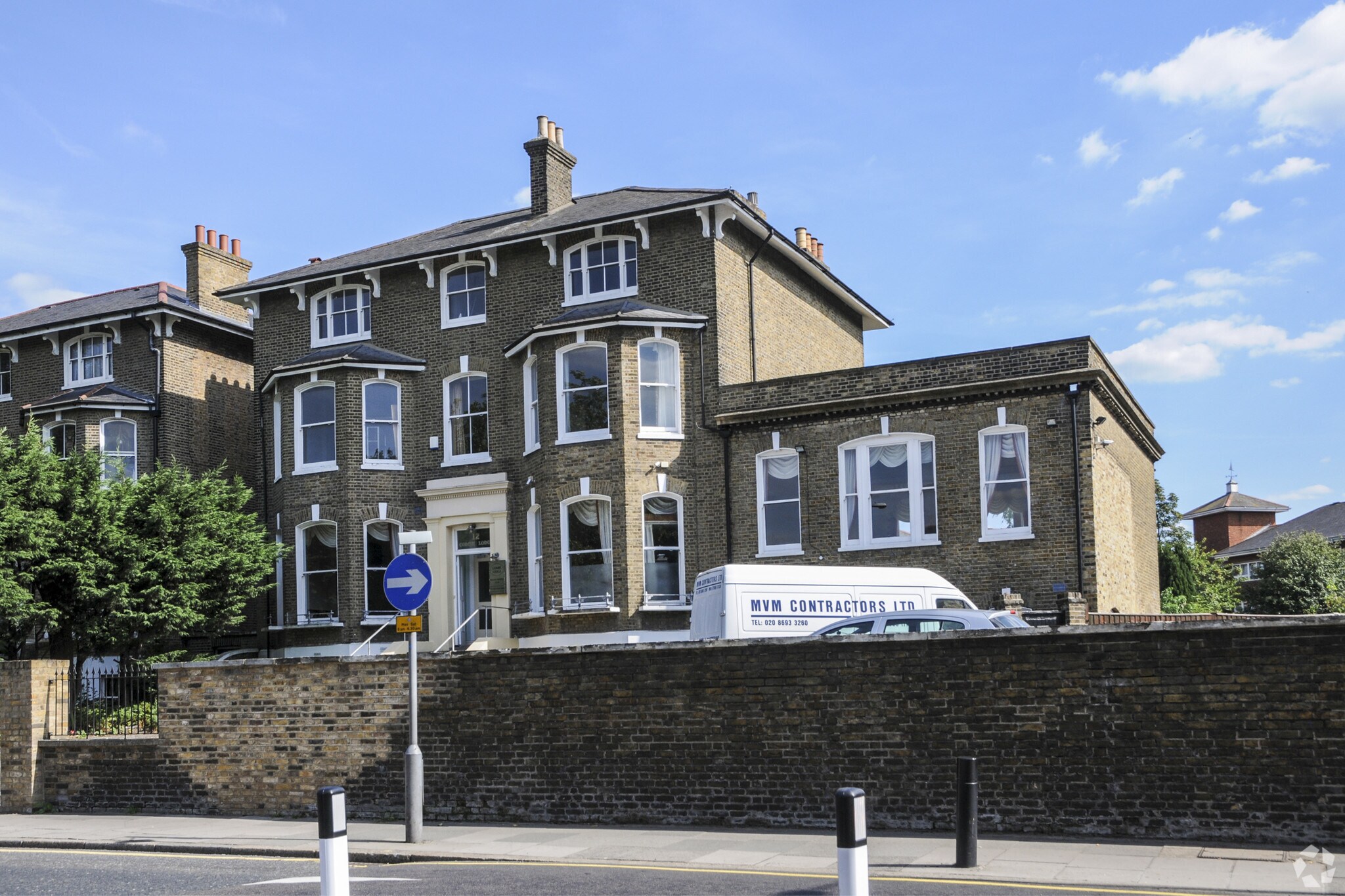 12 Charlton Rd, London for sale Primary Photo- Image 1 of 1