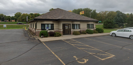 11515 Lake Ln, Chisago City, MN for rent Building Photo- Image 1 of 2