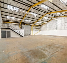 1-4 Durban Park, Bognor Regis to rent Interior Photo- Image 2 of 2