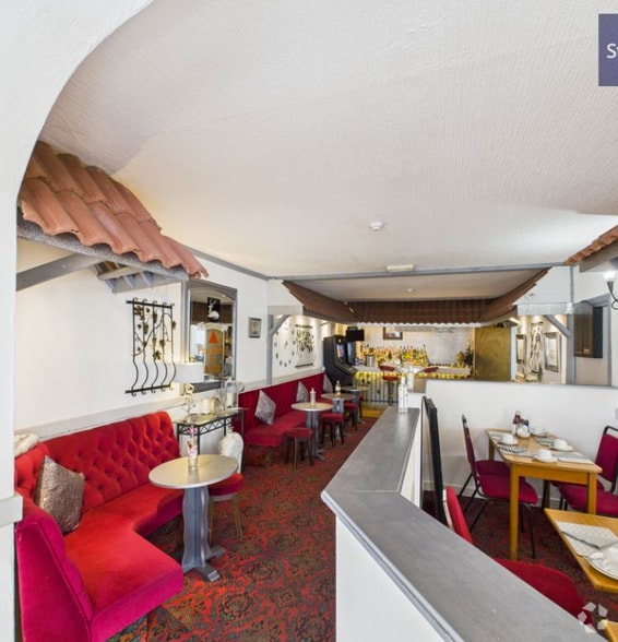 25 Clifton Dr, Blackpool for sale - Interior Photo - Image 2 of 5