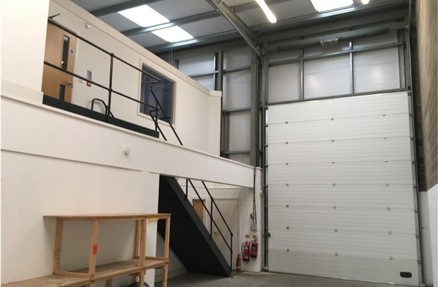 Avon Way, Trowbridge to rent - Building Photo - Image 3 of 3