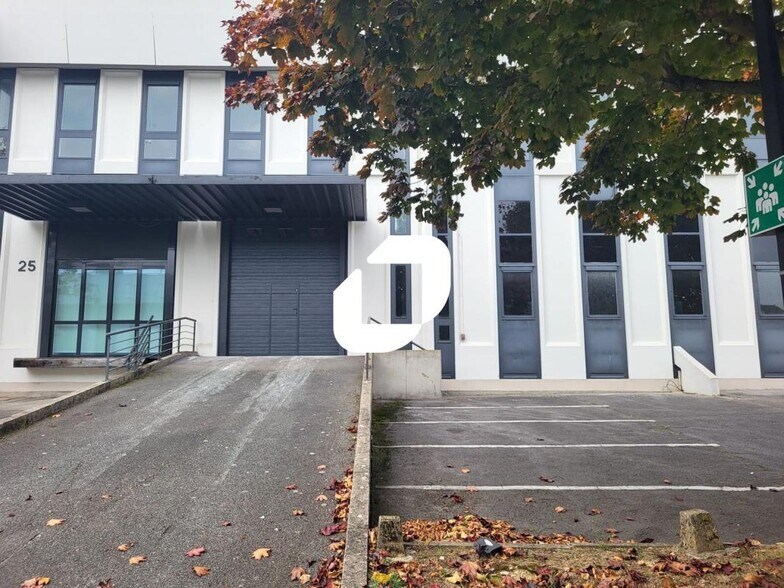 25 Rue Des Cévennes, Rungis to rent - Building Photo - Image 1 of 6