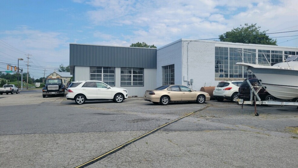 523 N Queen St, Littlestown, PA for sale - Building Photo - Image 2 of 15