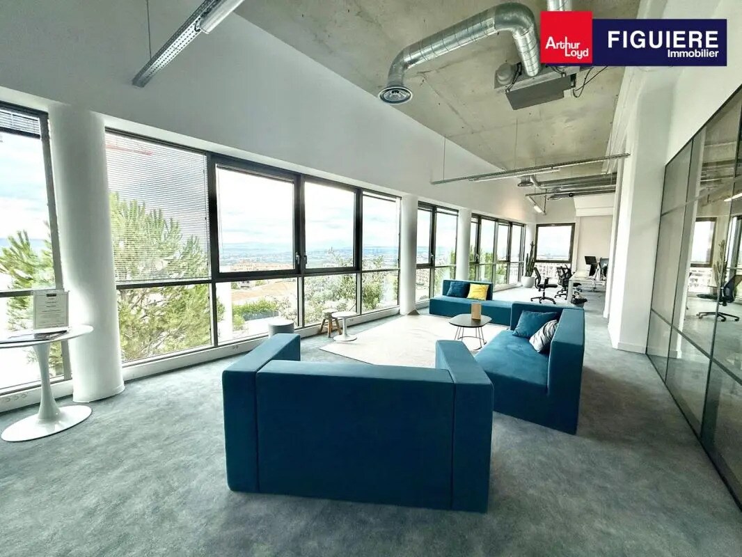 Office in Aix-en-Provence to rent Building Photo- Image 1 of 25