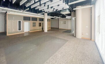 33-37 Victoria Rd, Farnborough to rent Interior Photo- Image 1 of 4