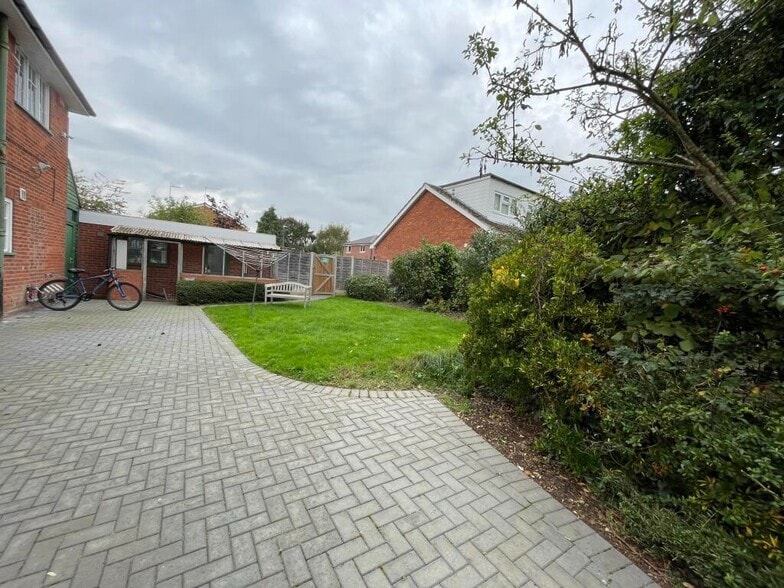 21 Station Rd, Studley to rent - Building Photo - Image 3 of 6