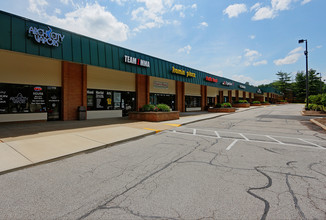 100-176 Four Seasons Shopping Ctr, Chesterfield, MO for rent Primary Photo- Image 1 of 9