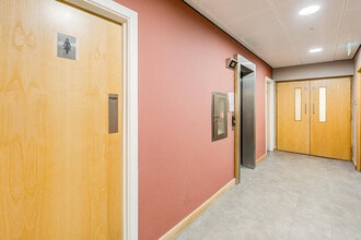 Kettering Ter, Portsmouth to rent Interior Photo- Image 1 of 15