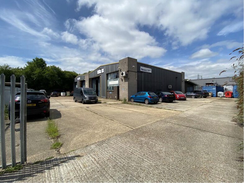 Eddystone Rd, Totton for sale - Primary Photo - Image 1 of 1