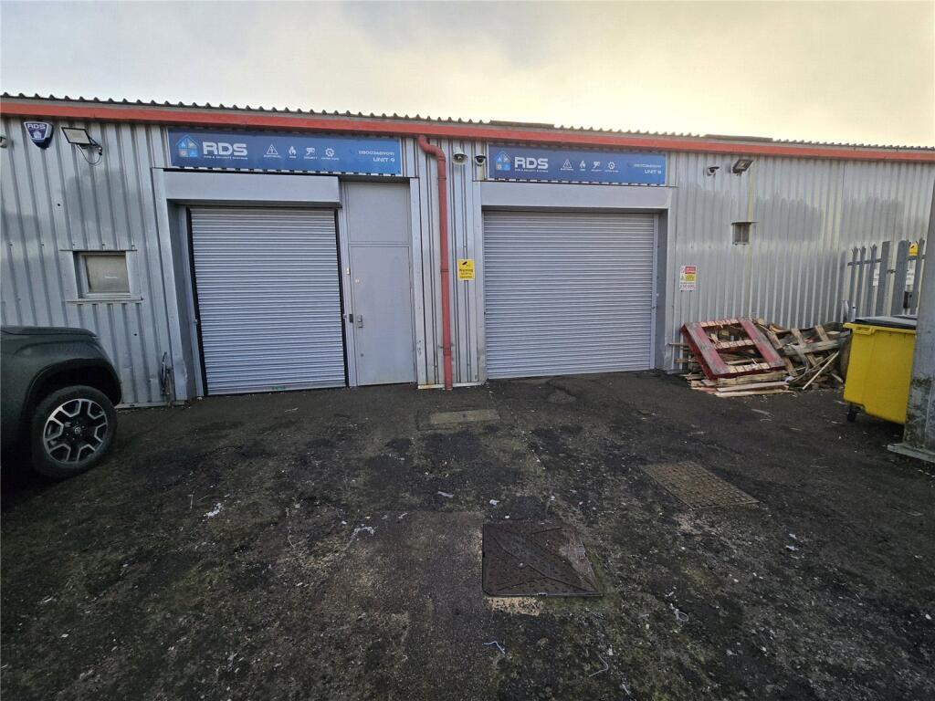 Lakes Rd, Braintree to rent Primary Photo- Image 1 of 6