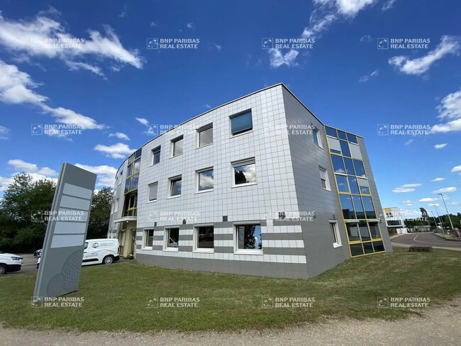 Location Bureaux 198 m²