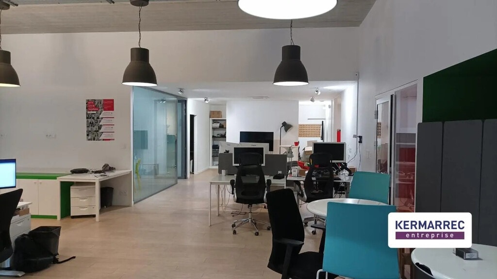 Location Bureaux 186 m² - Photo 1