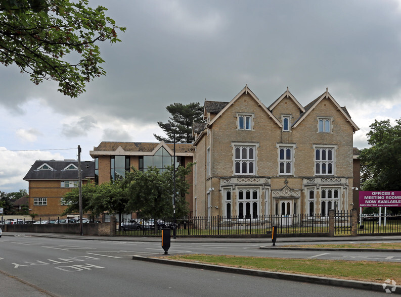 1 London Rd, Slough for sale - Primary Photo - Image 1 of 1