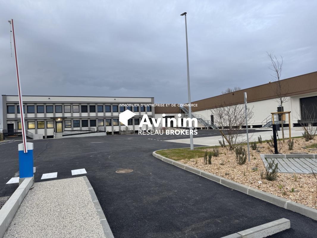 Industrial in Caluire-et-Cuire to rent Building Photo- Image 1 of 13