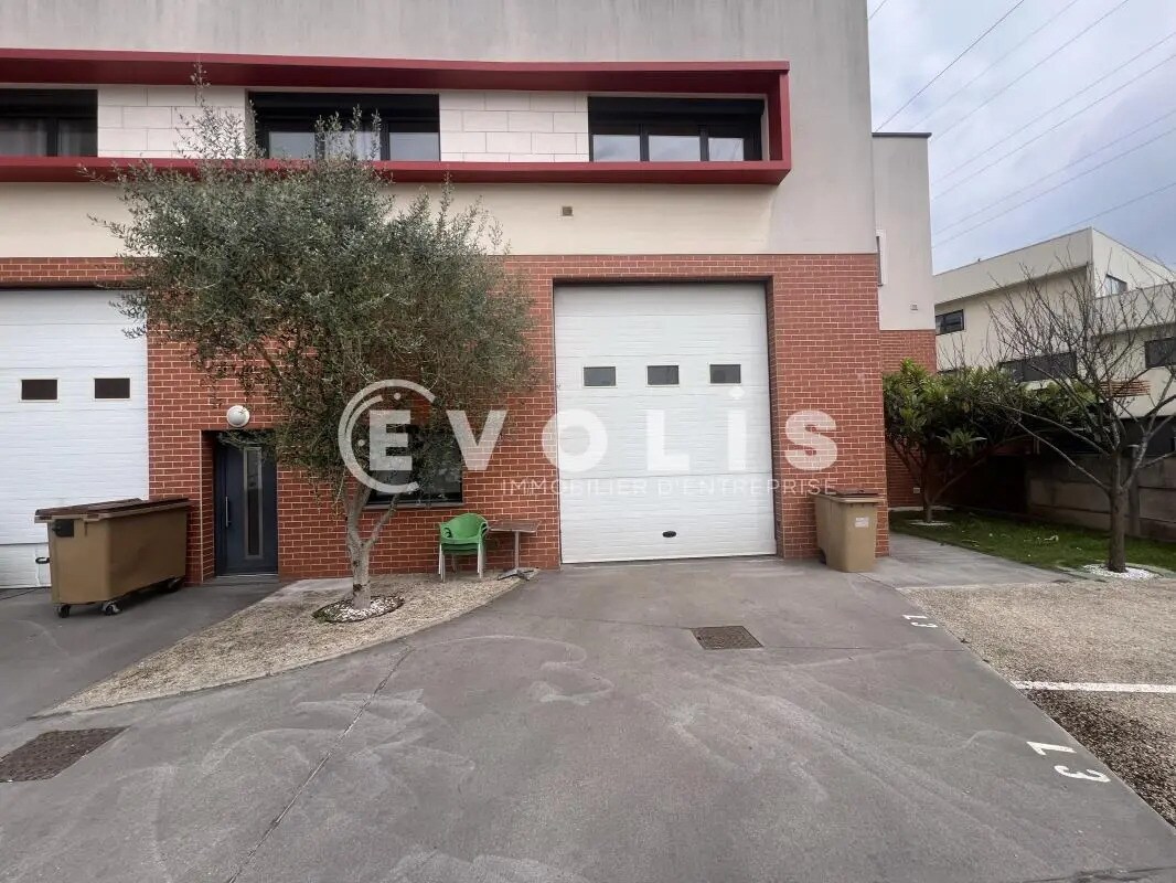 Light Industrial in Neuilly-sur-Marne to rent Building Photo- Image 1 of 16