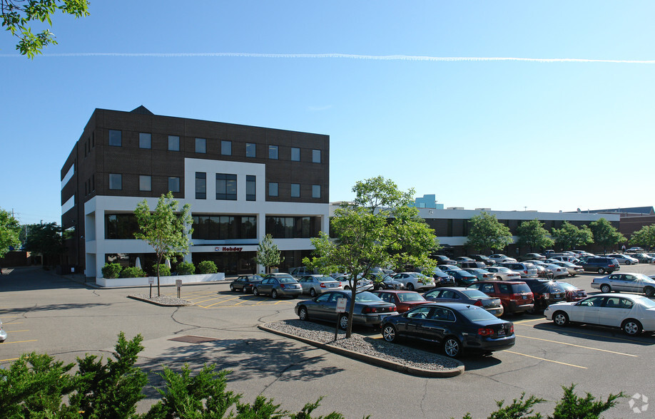 4567 American Blvd W, Bloomington, MN for rent - Building Photo - Image 3 of 6