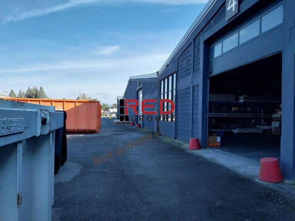 Location Entrepôt 2 000 m² à 4 000 m² - Photo 1