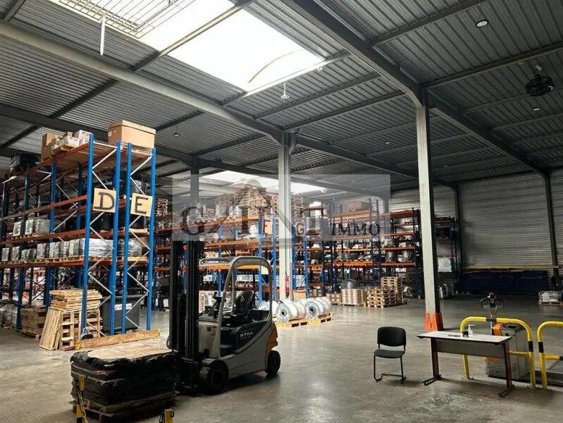 Industrial in Jossigny for sale Interior Photo- Image 1 of 3