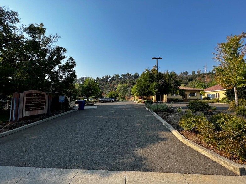 1842 Buenaventura Blvd, Redding, CA for sale - Building Photo - Image 2 of 36