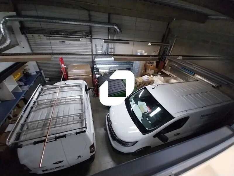 Office in Le Haillan to rent Interior Photo- Image 1 of 13