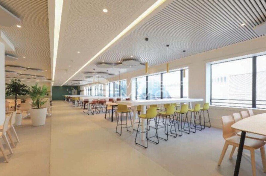 Office in Puteaux La Defense for sale - Interior Photo - Image 2 of 4
