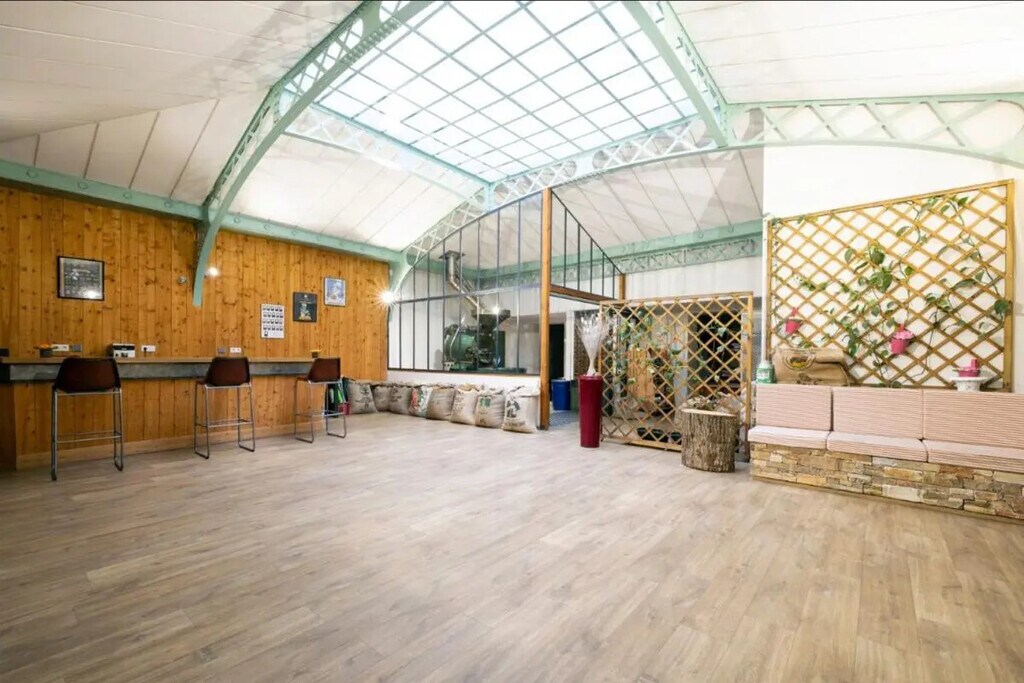 Vente Commerce 310 m² - Photo 1