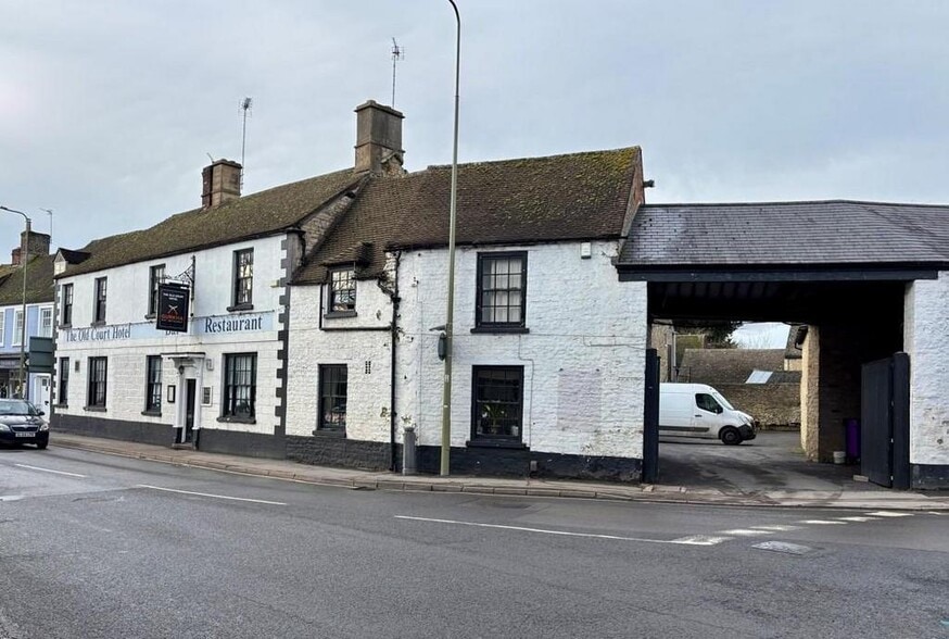 39-43 Bridge St, Witney for sale - Primary Photo - Image 1 of 10