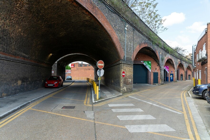 Bermondsey Trading Estate, London to rent - Building Photo - Image 1 of 12