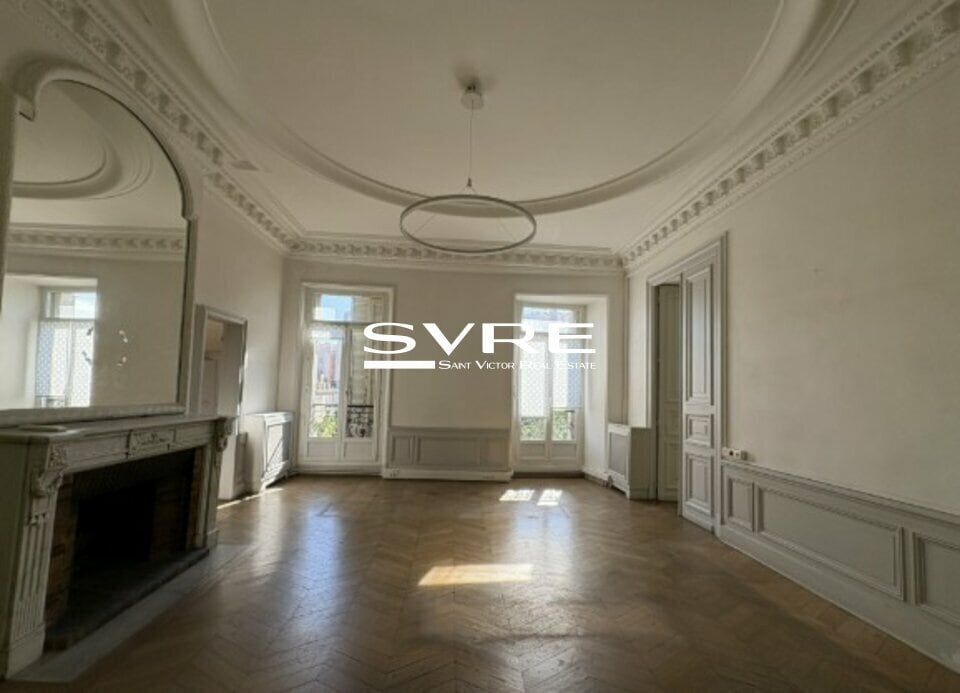 Office in Marseille to rent Interior Photo- Image 1 of 13