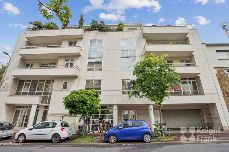 19 Rue Diderot, Issy-les-Moulineaux to rent - Building Photo - Image 1 of 12