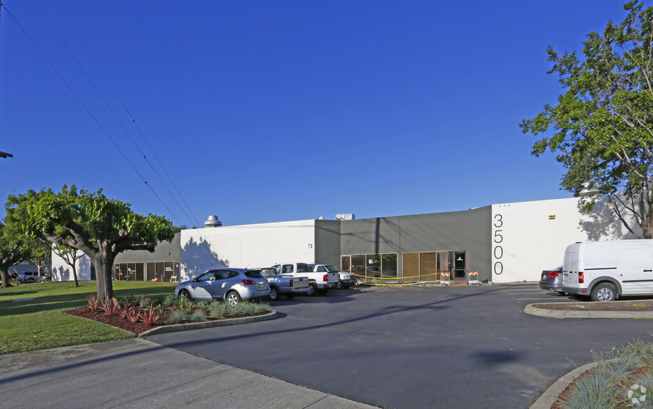 3500 Thomas Rd, Santa Clara, CA for rent - Building Photo - Image 3 of 6