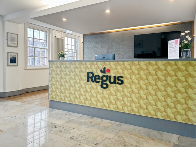 12-16 Bridge St, Belfast to rent - Interior Photo - Image 2 of 10