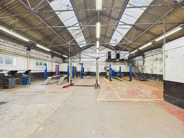 87-89 Whitesands, Dumfries to rent - Interior Photo - Image 2 of 6