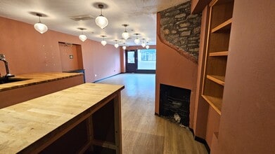 1 High Street, Selkirk to rent Interior Photo- Image 2 of 7