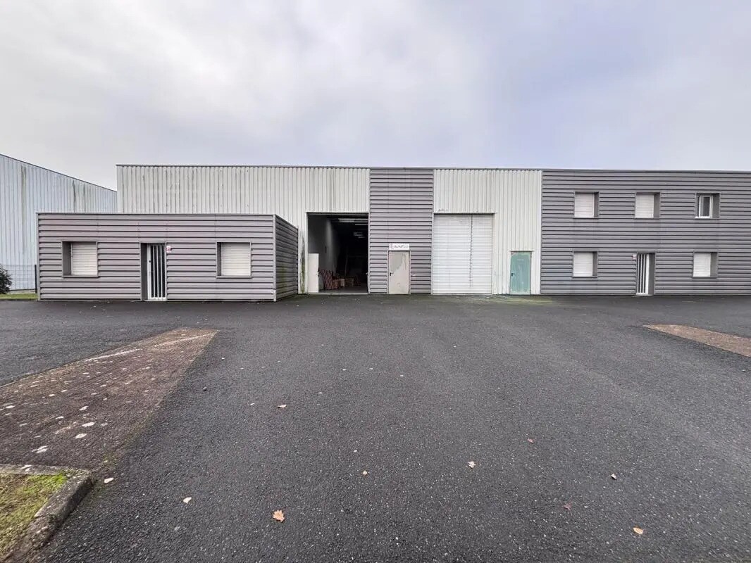 9 Rue Louis Blériot, Sainte-Luce-sur-Loire to rent Building Photo- Image 1 of 7