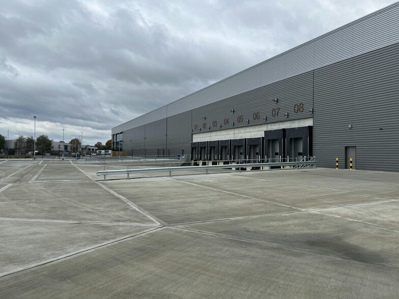 Walton Rd, Portsmouth to rent - Building Photo - Image 2 of 37