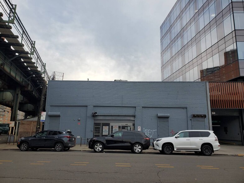 608 Sheepshead Bay Rd, Brooklyn, NY for sale - Building Photo - Image 2 of 6