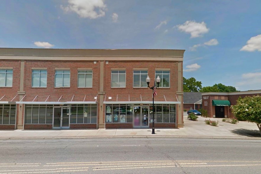 101 E Market St, Smithfield, NC for sale - Building Photo - Image 1 of 1