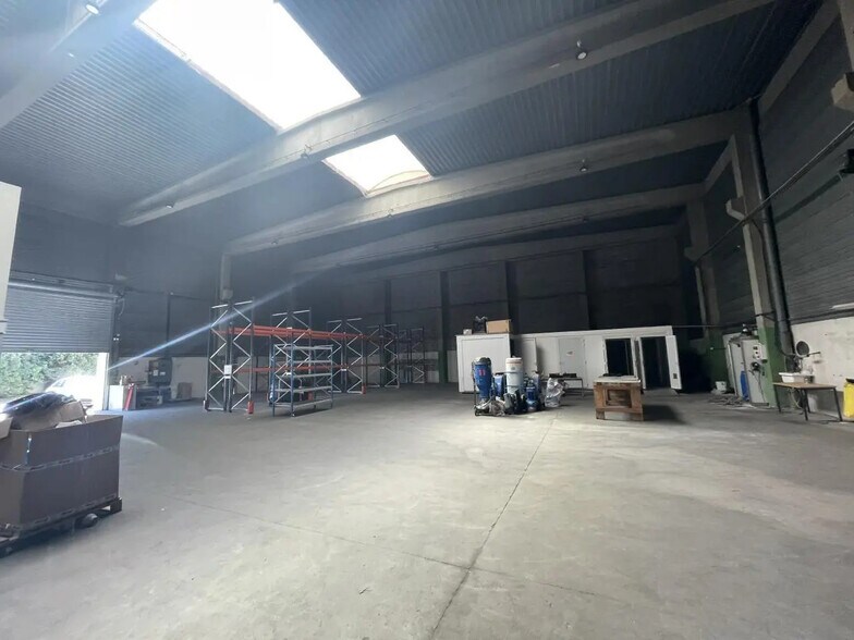 42 Avenue Du Progrès, Chassieu to rent - Building Photo - Image 2 of 26